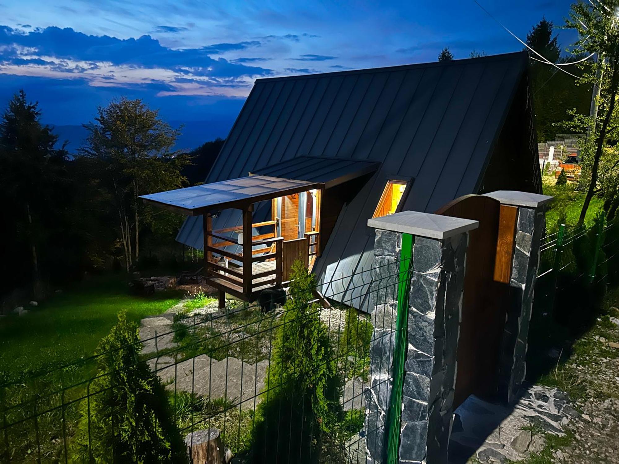 Triangle House Parang Lodge *